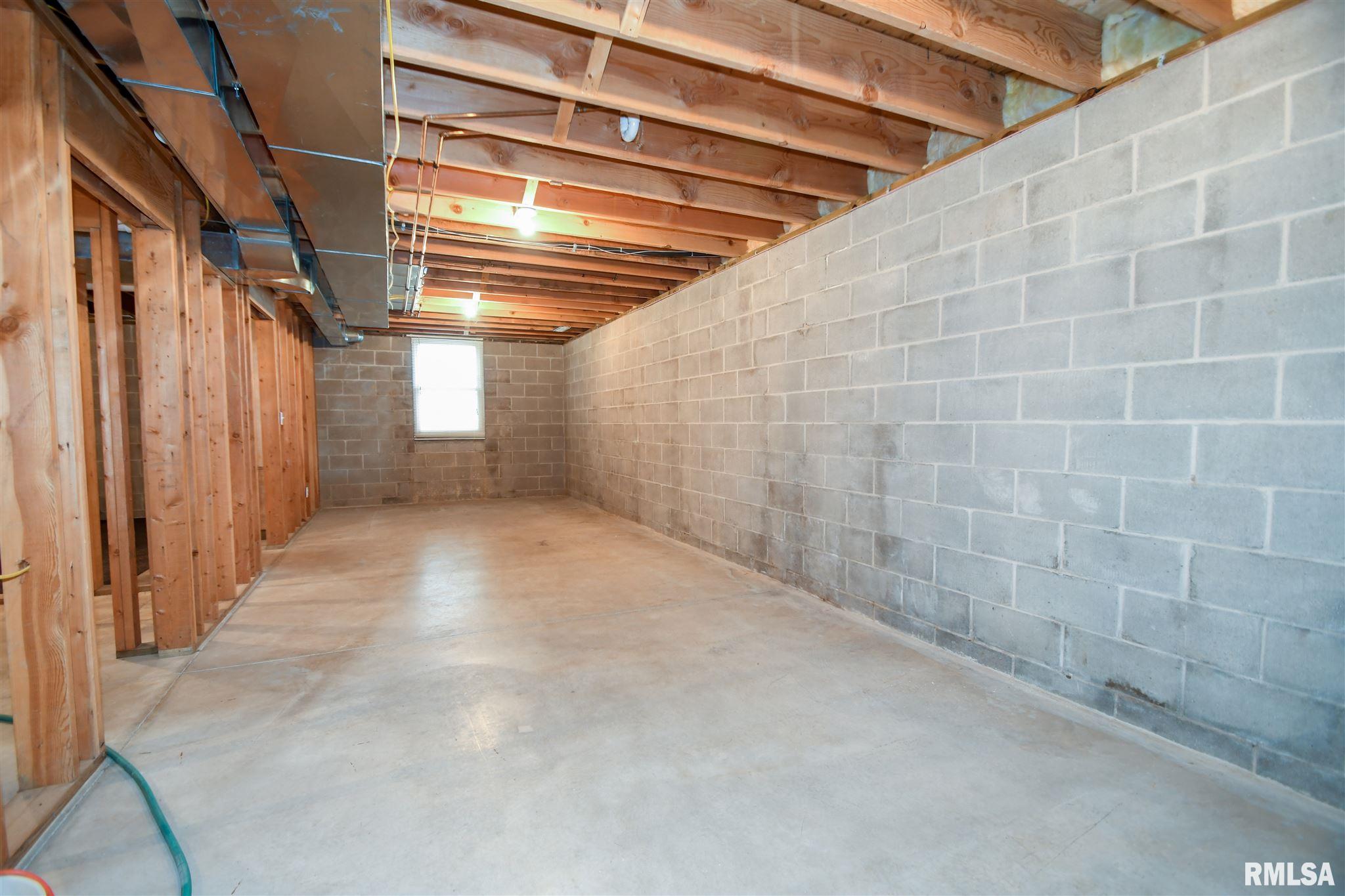 1018 South Johanson Road Peoria, IL 61607 - Photo 32 of 38