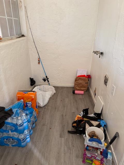 137 Sycamore Street Madera, CA 93638 - Photo 5 of 10 a room with gym equipment