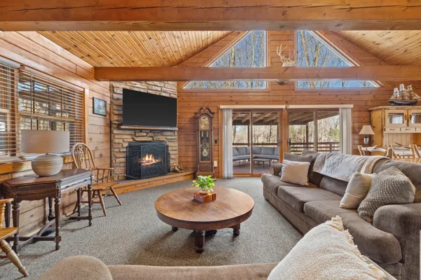 $749,000 | 9225 400th Avenue, Randall, WI 53128