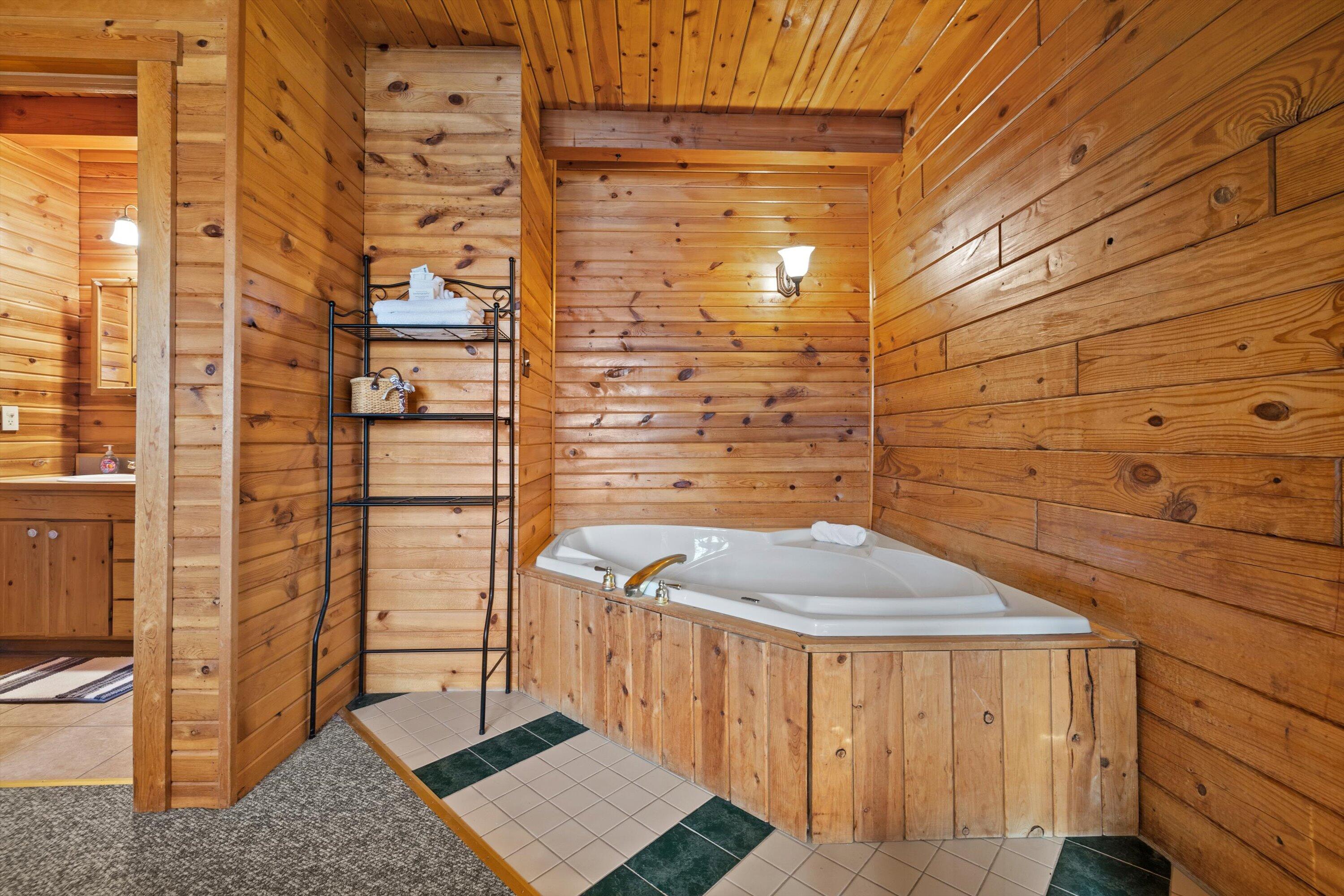 9225 400th Avenue Randall, WI 53128 - Photo 24 of 59 Large Tub