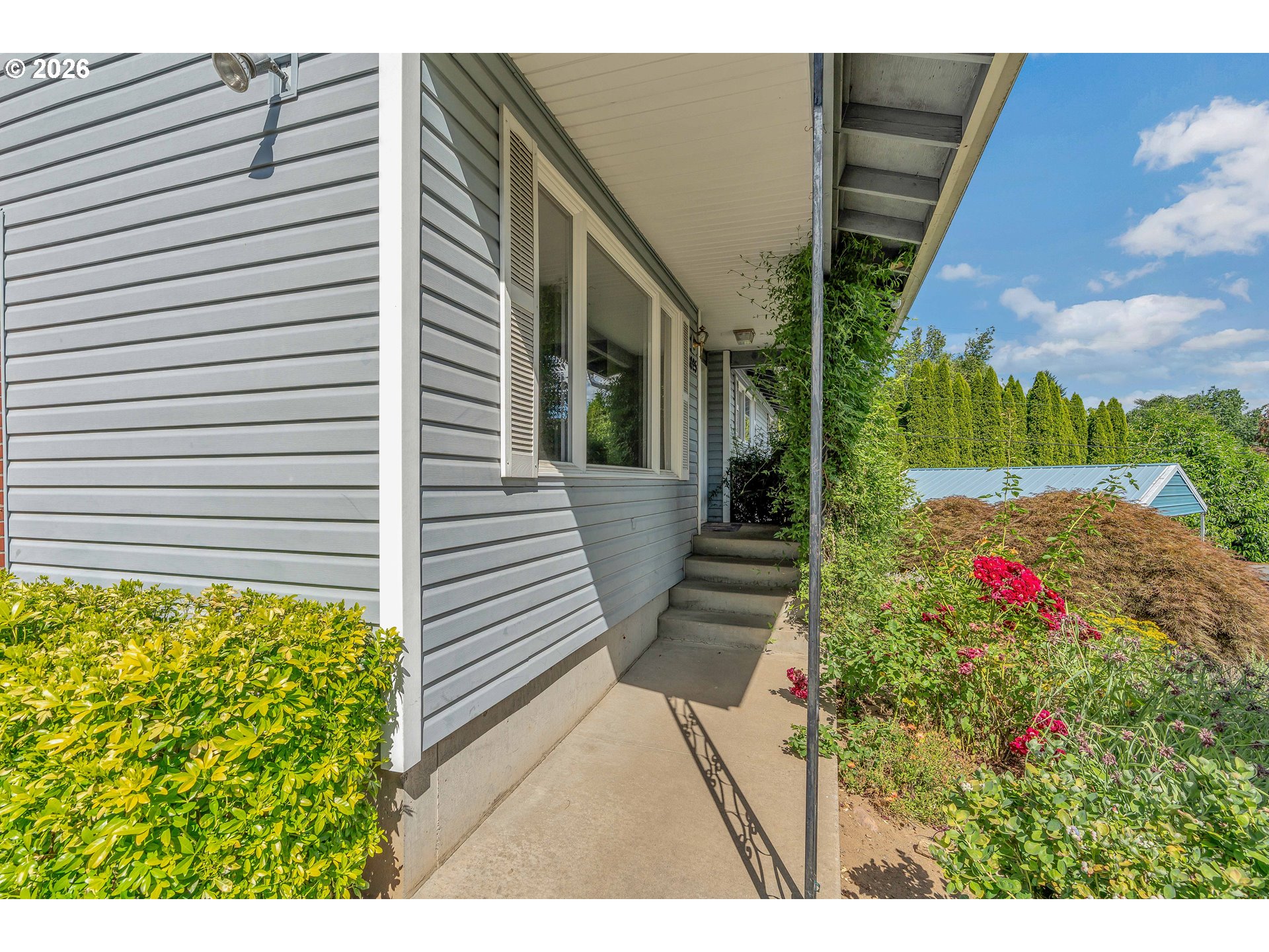 8025 Southwest Schiller Road Portland, OR 97225 - Photo 4 of 48
