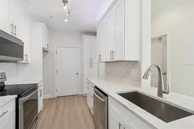 $2,700 | 5000 Culbreath Key Way, Unit 4207, Tampa, FL 33611