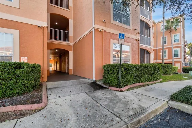 $2,700 | 5000 Culbreath Key Way, Unit 4207, Tampa, FL 33611
