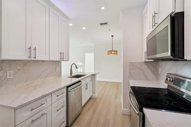 $2,700 | 5000 Culbreath Key Way, Unit 4207, Tampa, FL 33611