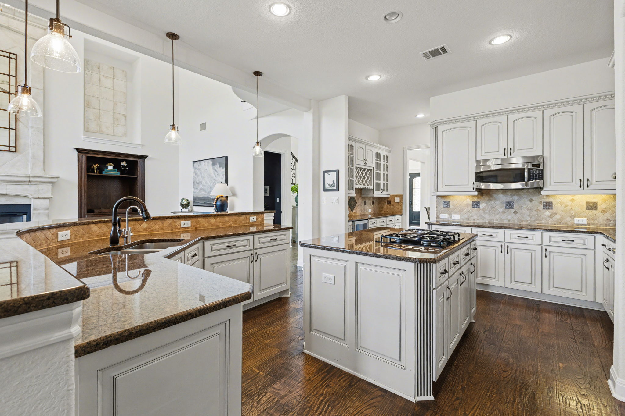 121 Burgess Lane Austin, TX 78738 - Photo 3 of 40