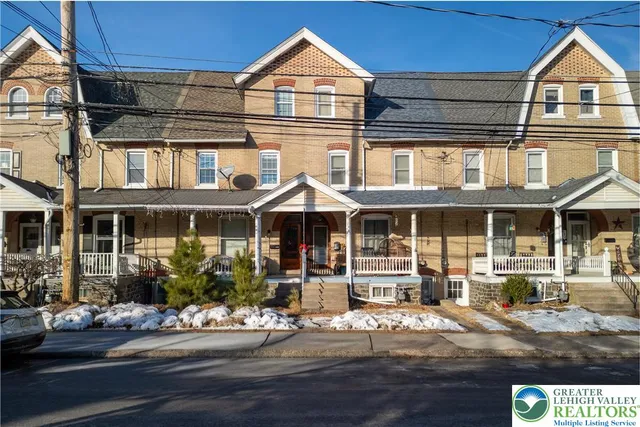 $299,900 | 619 Juniper Street, Quakertown, PA 18951