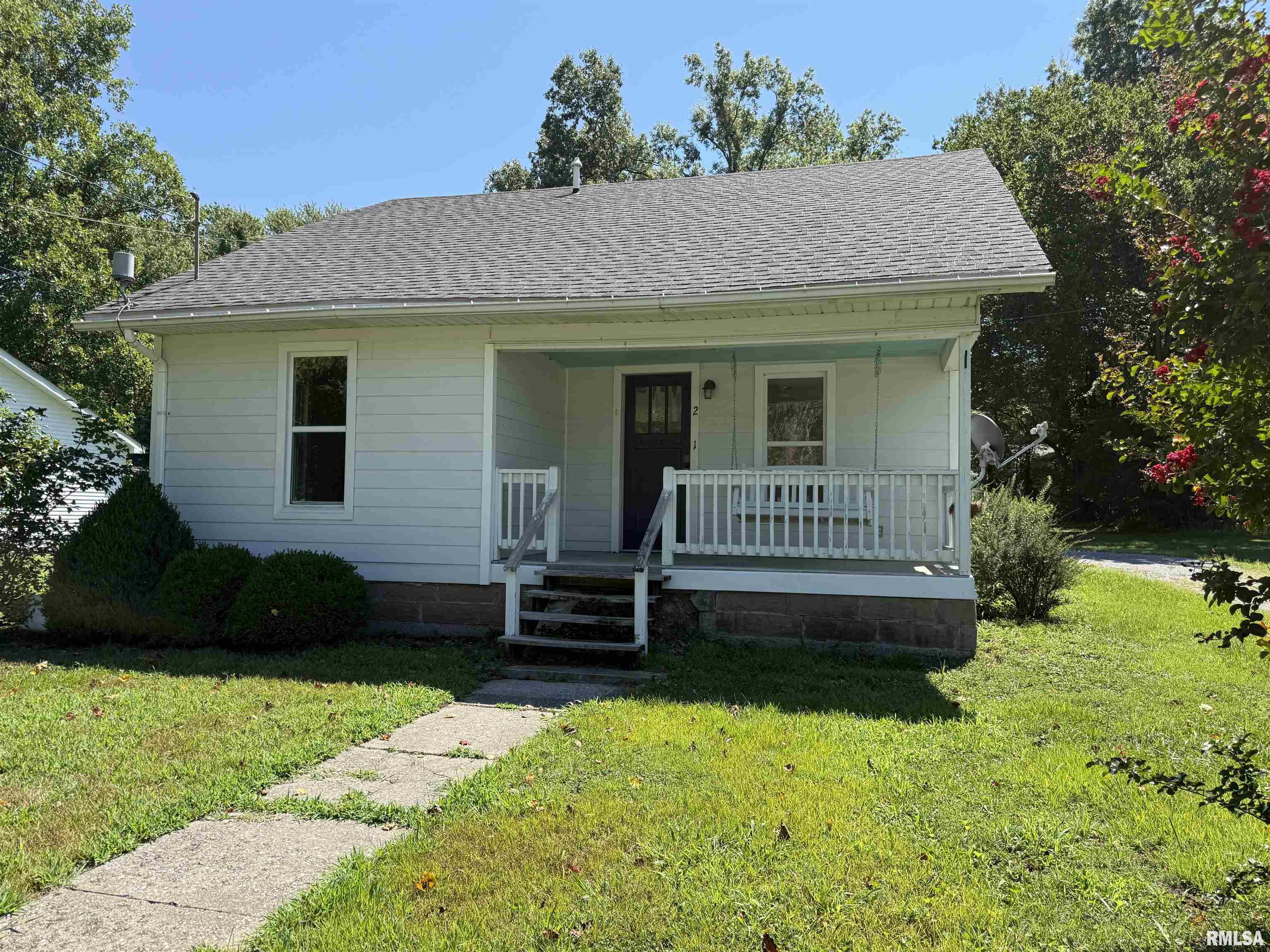 211 Chestnut Street Cambria, IL 62918 - Photo 2 of 10