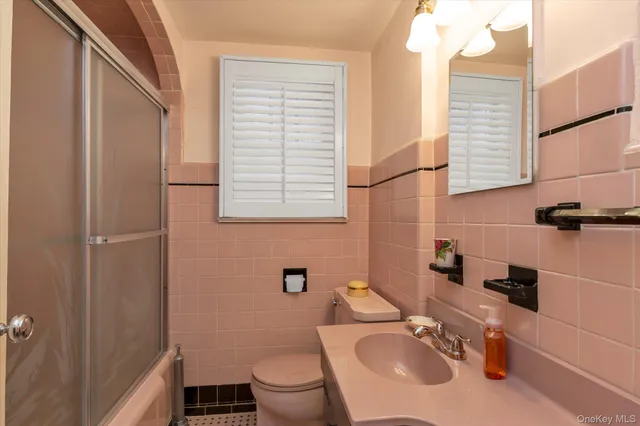 $1,200,000 | 45 Sylvia Lane, New Hyde Park, NY 11040