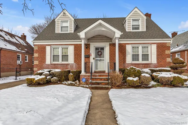 $1,200,000 | 45 Sylvia Lane, New Hyde Park, NY 11040