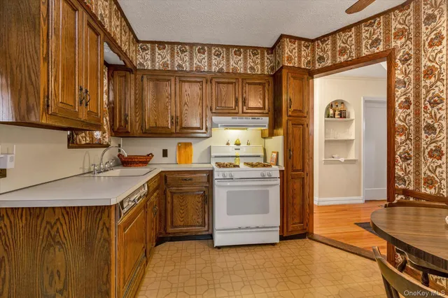 $1,200,000 | 45 Sylvia Lane, New Hyde Park, NY 11040