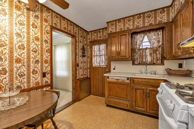 $1,200,000 | 45 Sylvia Lane, New Hyde Park, NY 11040