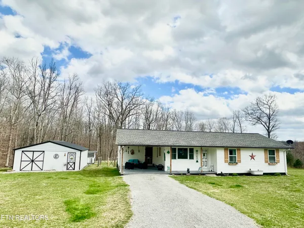 $280,000 | 140 Red Hill Road, Sunbright, TN 37872