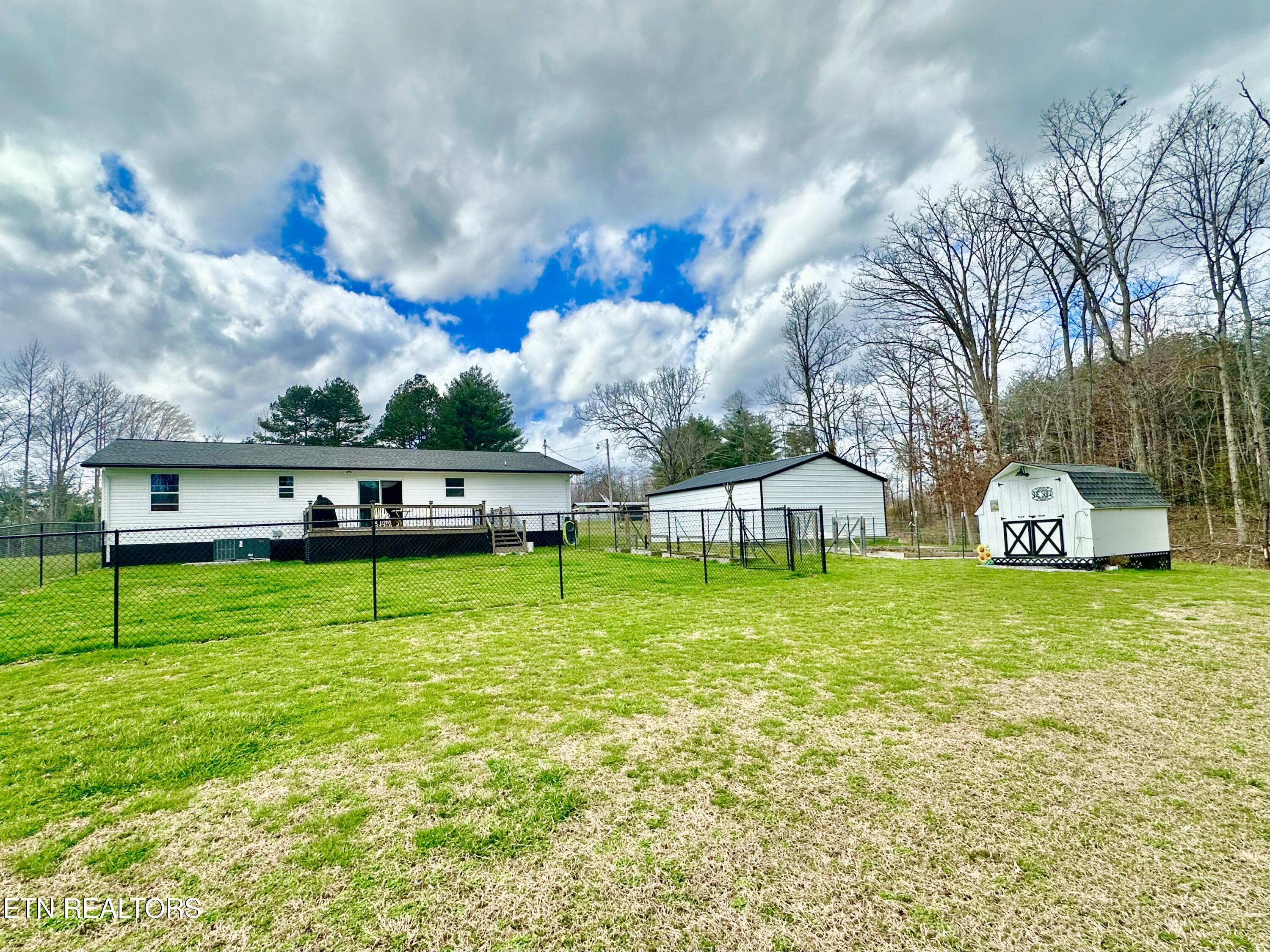 140 Red Hill Road Sunbright, TN 37872 - Photo 6 of 28 IMG_3895