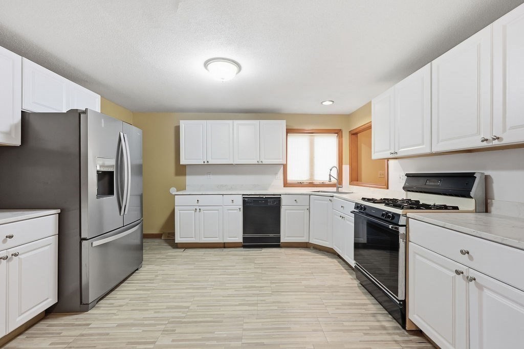 617 River Road Agawam, MA 01001 - Photo 7 of 30 Gallery Image 7