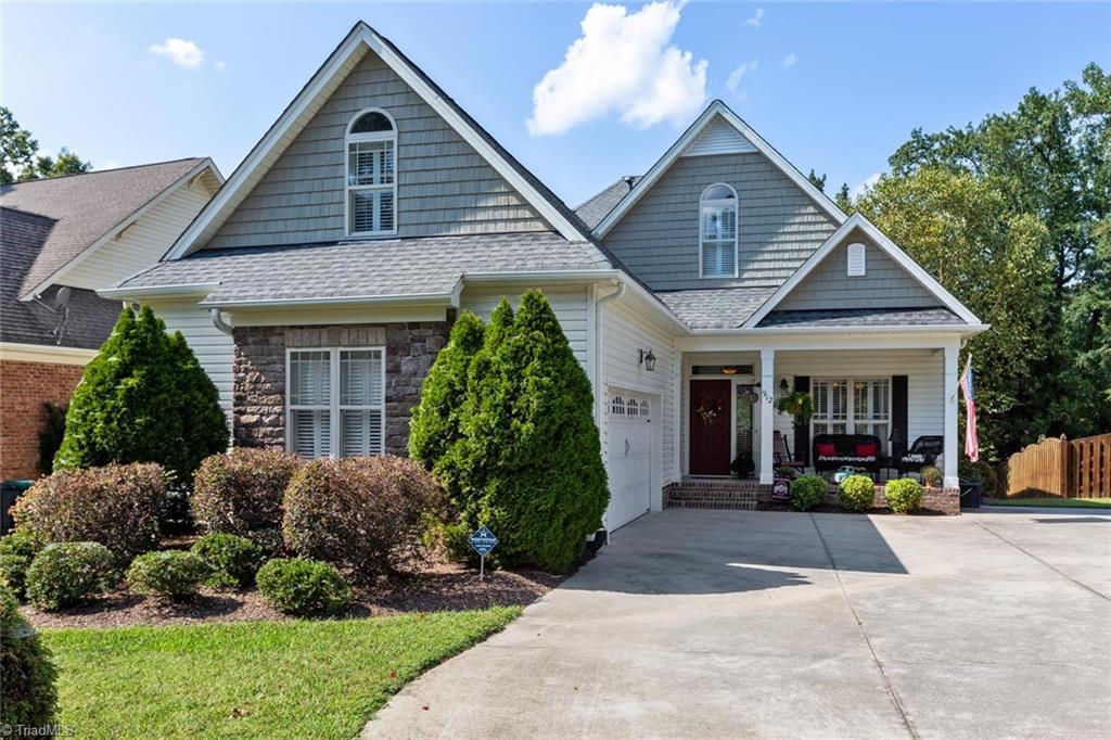 912 Chestnut Drive High Point, NC 27262 - Photo 1 of 30 Gallery Image 1