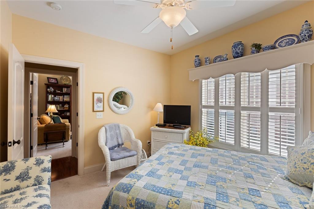 912 Chestnut Drive High Point, NC 27262 - Photo 17 of 30 Gallery Image 17