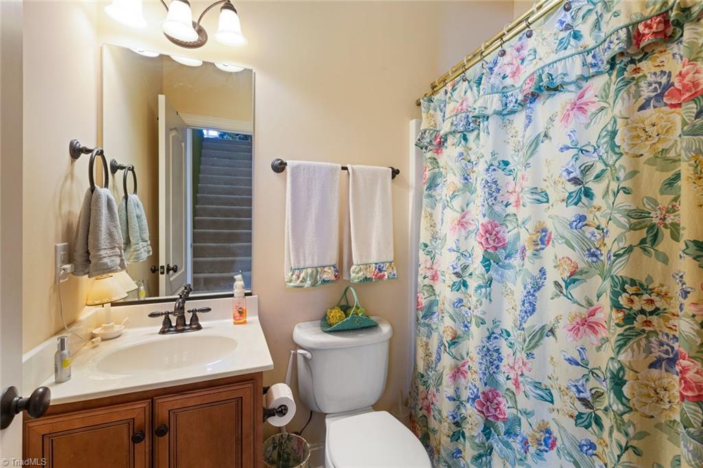 912 Chestnut Drive High Point, NC 27262 - Photo 20 of 30 Gallery Image 20