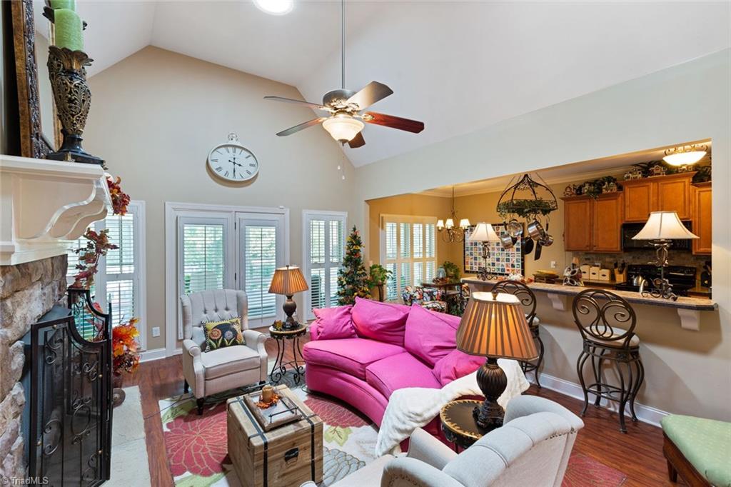912 Chestnut Drive High Point, NC 27262 - Photo 8 of 30 Gallery Image 8