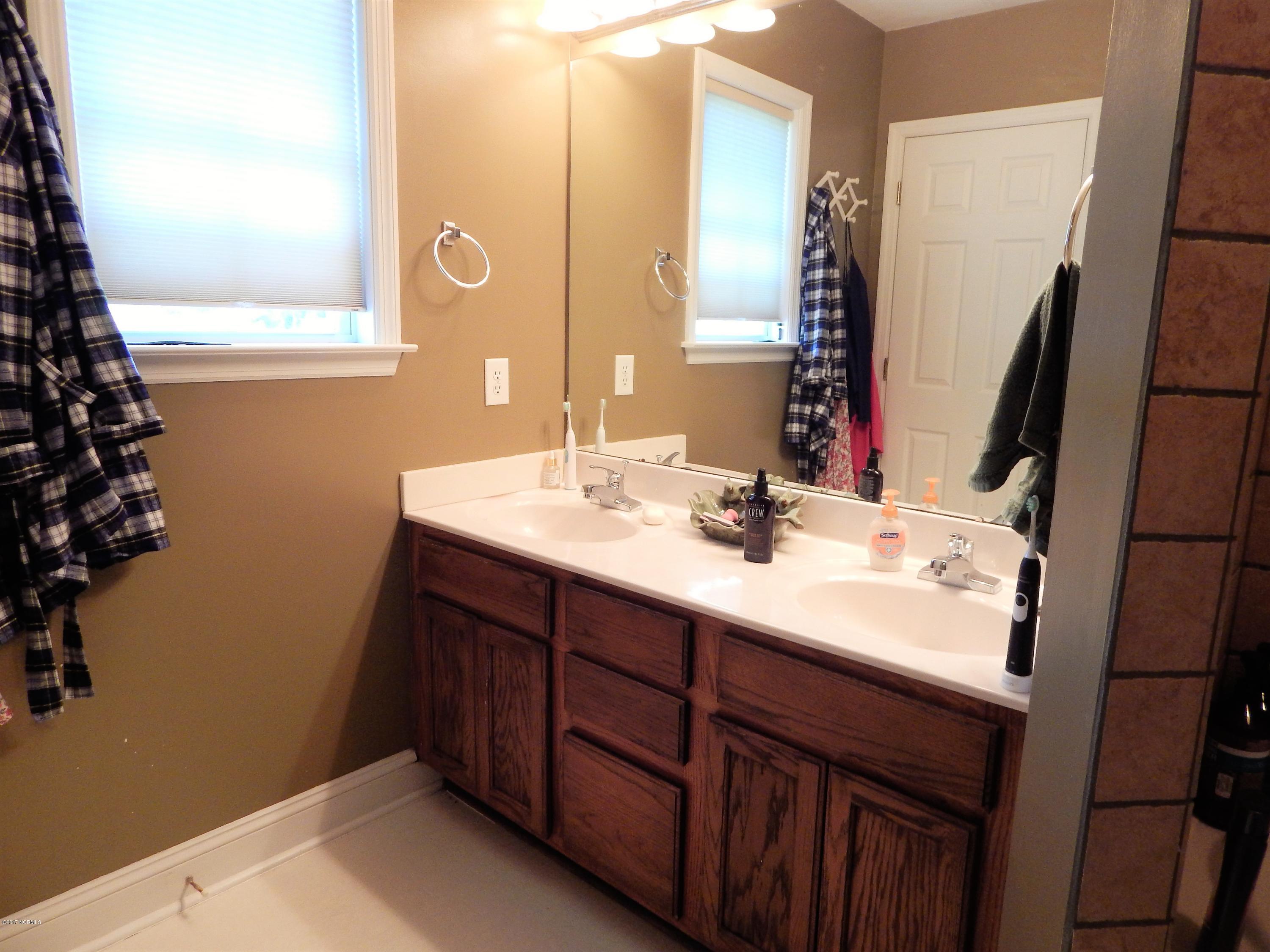 133 Annie Road Richlands, NC 28574 - Photo 20 of 29 DSCN8692