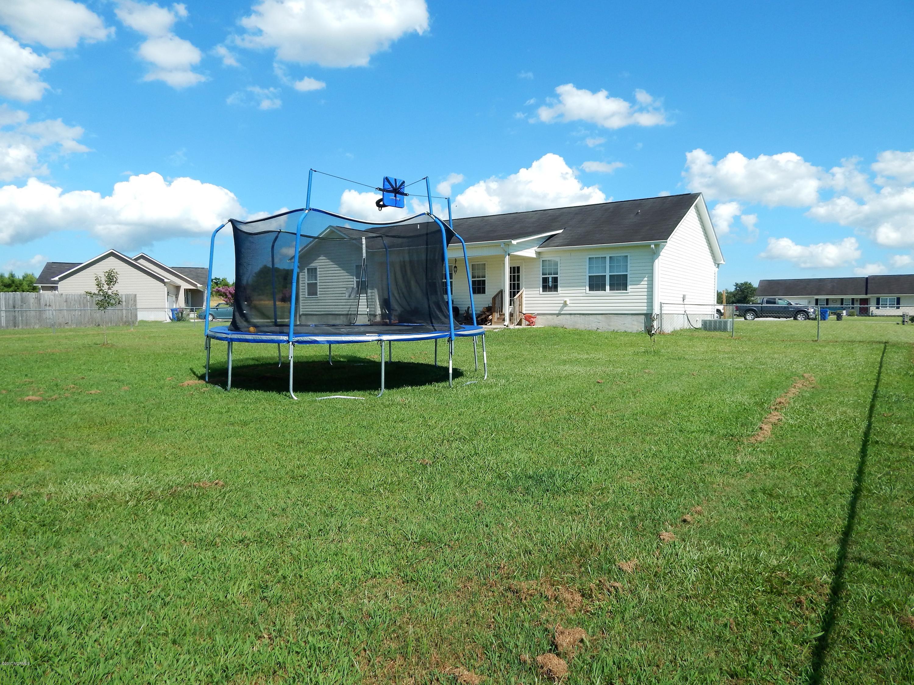 133 Annie Road Richlands, NC 28574 - Photo 27 of 29 DSCN8703