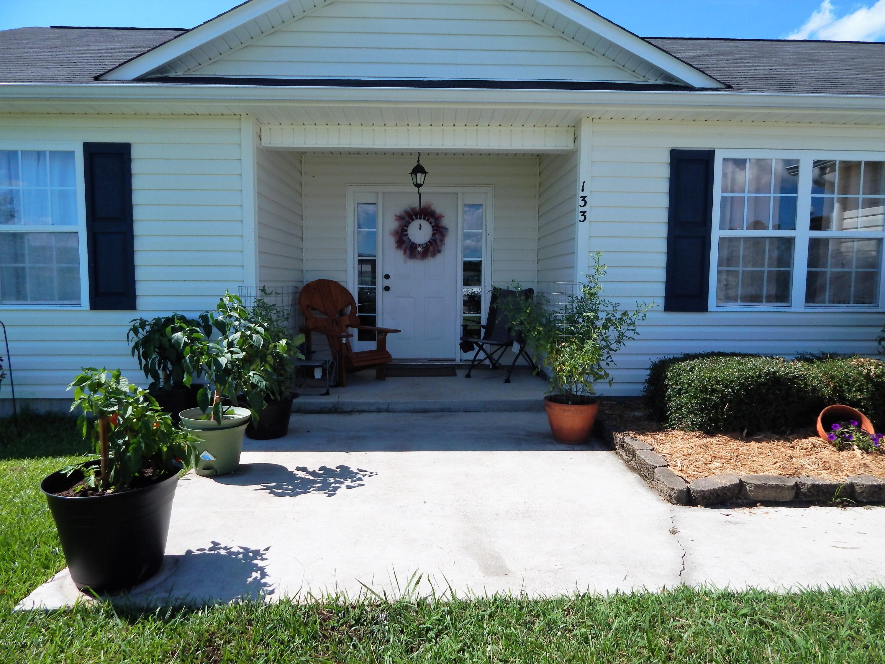 133 Annie Road Richlands, NC 28574 - Photo 5 of 29 DSCN8667
