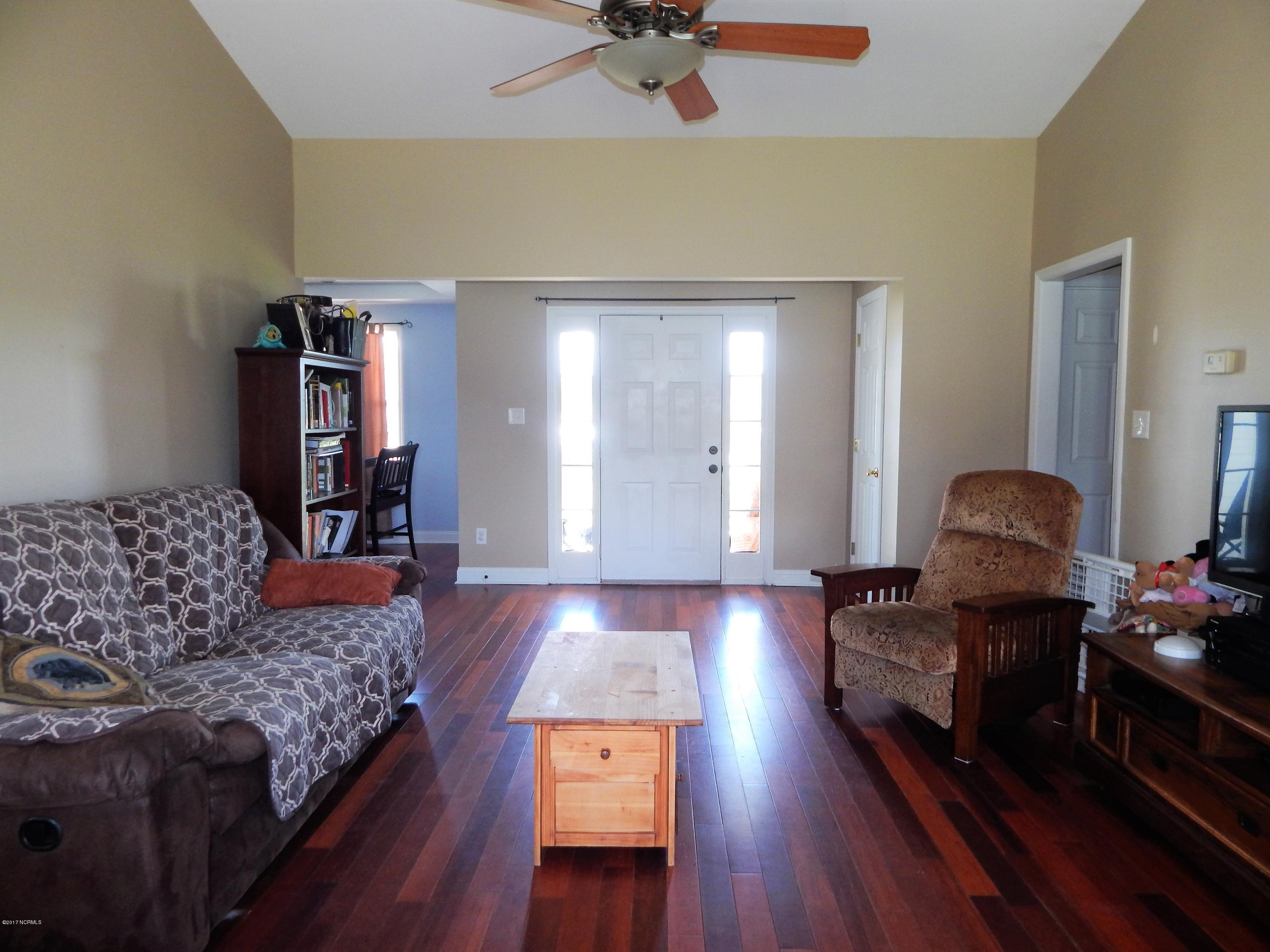 133 Annie Road Richlands, NC 28574 - Photo 10 of 29 DSCN8673