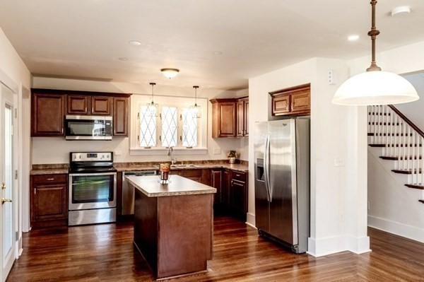 870 Wilbraham Road Springfield, MA 01109 - Photo 12 of 34