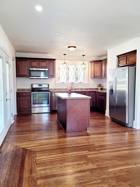 870 Wilbraham Road Springfield, MA 01109 - Photo 13 of 34