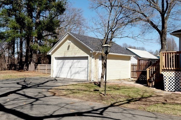 870 Wilbraham Road Springfield, MA 01109 - Photo 5 of 34