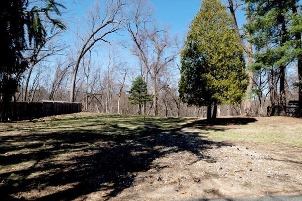 870 Wilbraham Road Springfield, MA 01109 - Photo 7 of 34