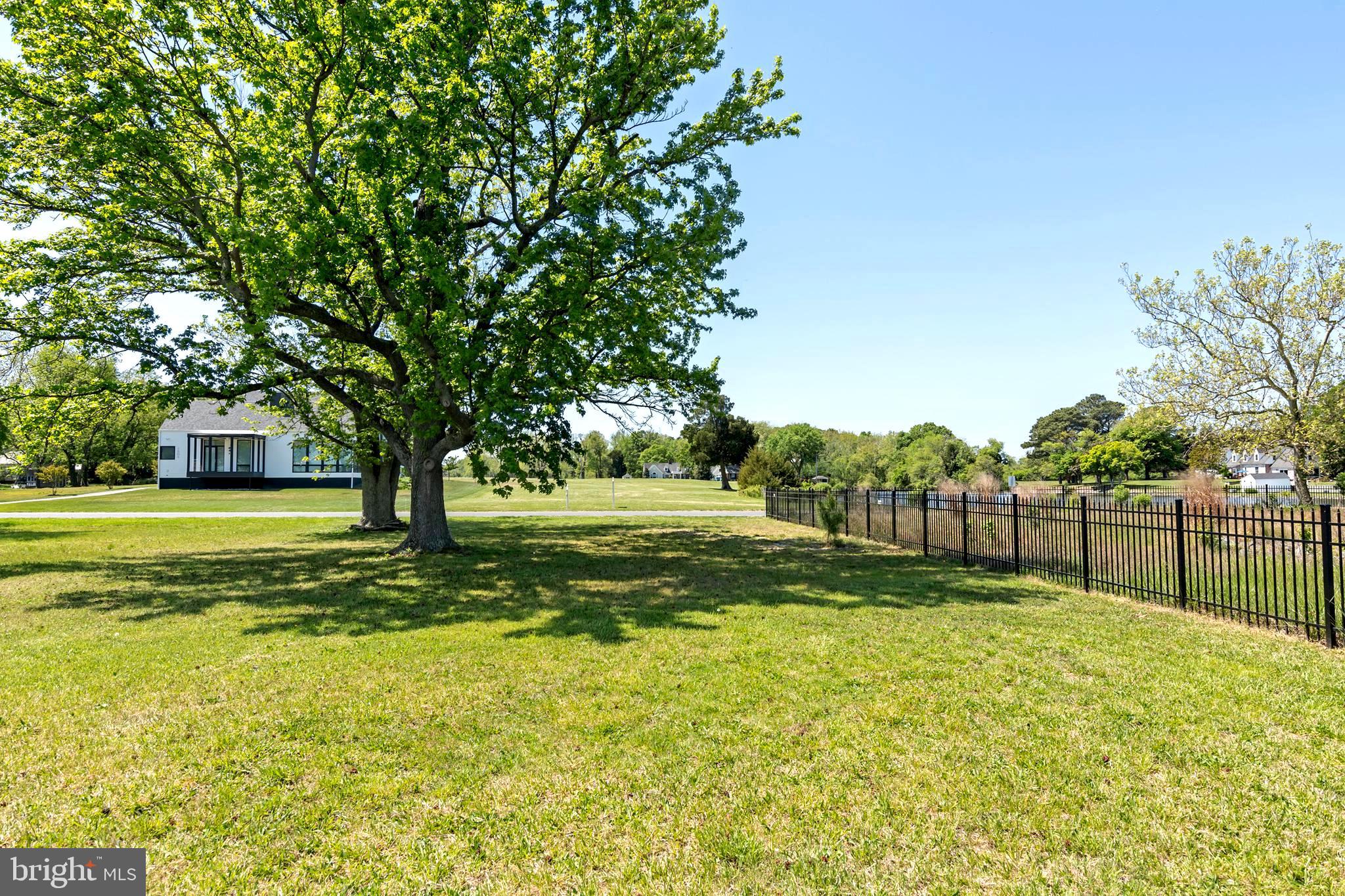 1508 Hambrooks Boulevard Cambridge, MD 21613 - Photo 13 of 44 Beautiful Fence