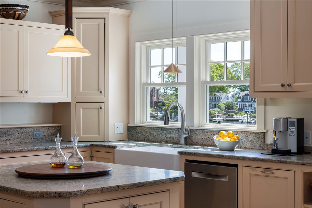 137 Cove Point Road East Charlestown, RI 02813 - Photo 15 of 50