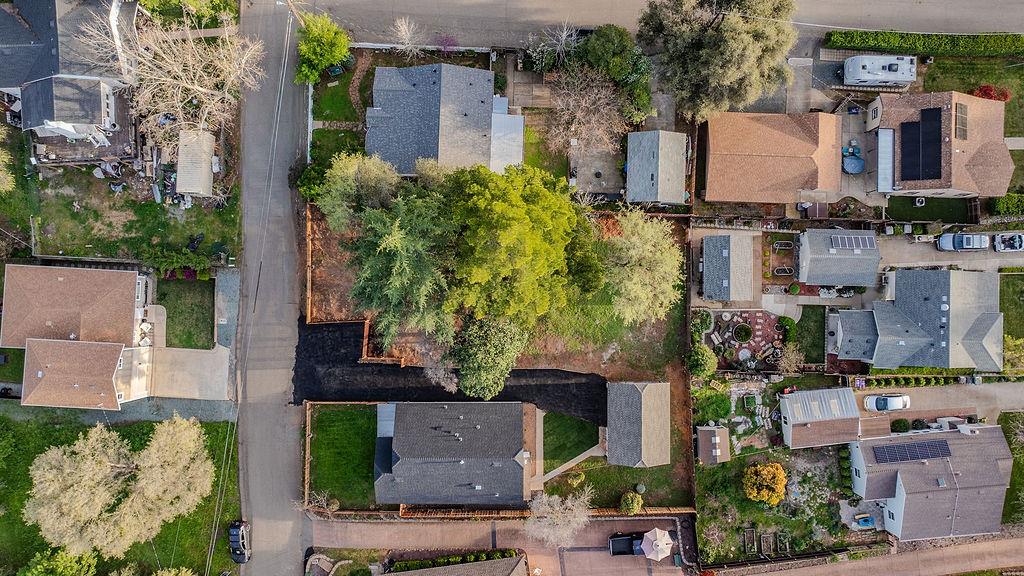 155 Foothill Drive Sutter Creek, CA 95685 - Photo 47 of 84 an aerial view of multiple houses with outdoor space