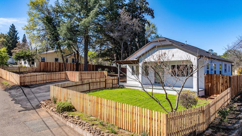 155 Foothill Drive Sutter Creek, CA 95685 - Photo 62 of 84 a view of a wrought iron fences in front of house