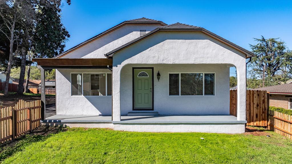 155 Foothill Drive Sutter Creek, CA 95685 - Photo 63 of 84 a front view of a house with a yard