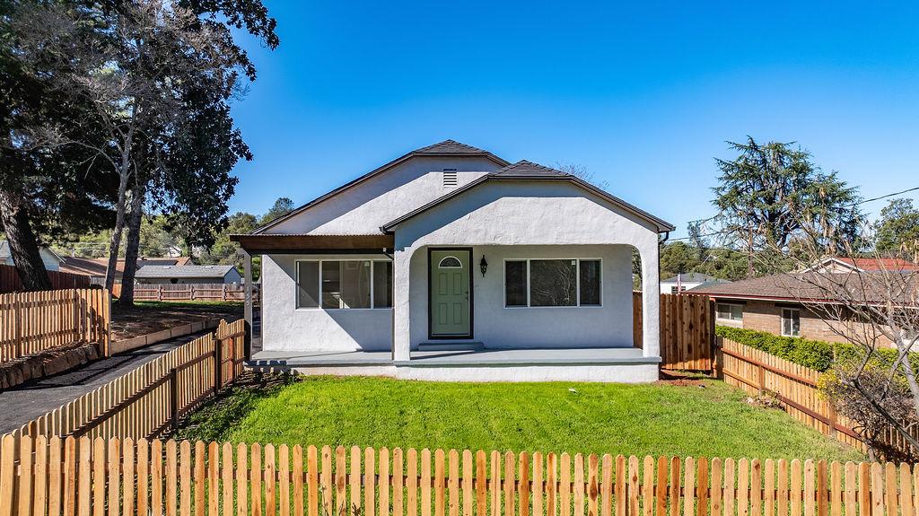 155 Foothill Drive Sutter Creek, CA 95685 - Photo 64 of 84 a front view of a house with a yard