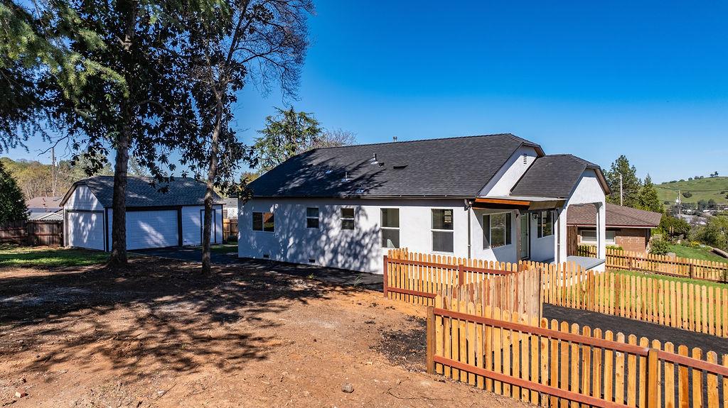 155 Foothill Drive Sutter Creek, CA 95685 - Photo 72 of 84 a front view of a house with a yard