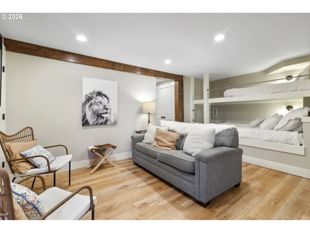 $950,000 | 1421 Northwest 117th Circle, Vancouver, WA 98685