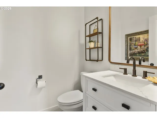 $950,000 | 1421 Northwest 117th Circle, Vancouver, WA 98685