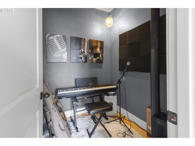 $950,000 | 1421 Northwest 117th Circle, Vancouver, WA 98685