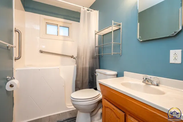 $120,000 | 2133 Southeast Market Street, Topeka, KS 66605