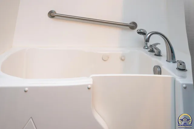 $120,000 | 2133 Southeast Market Street, Topeka, KS 66605