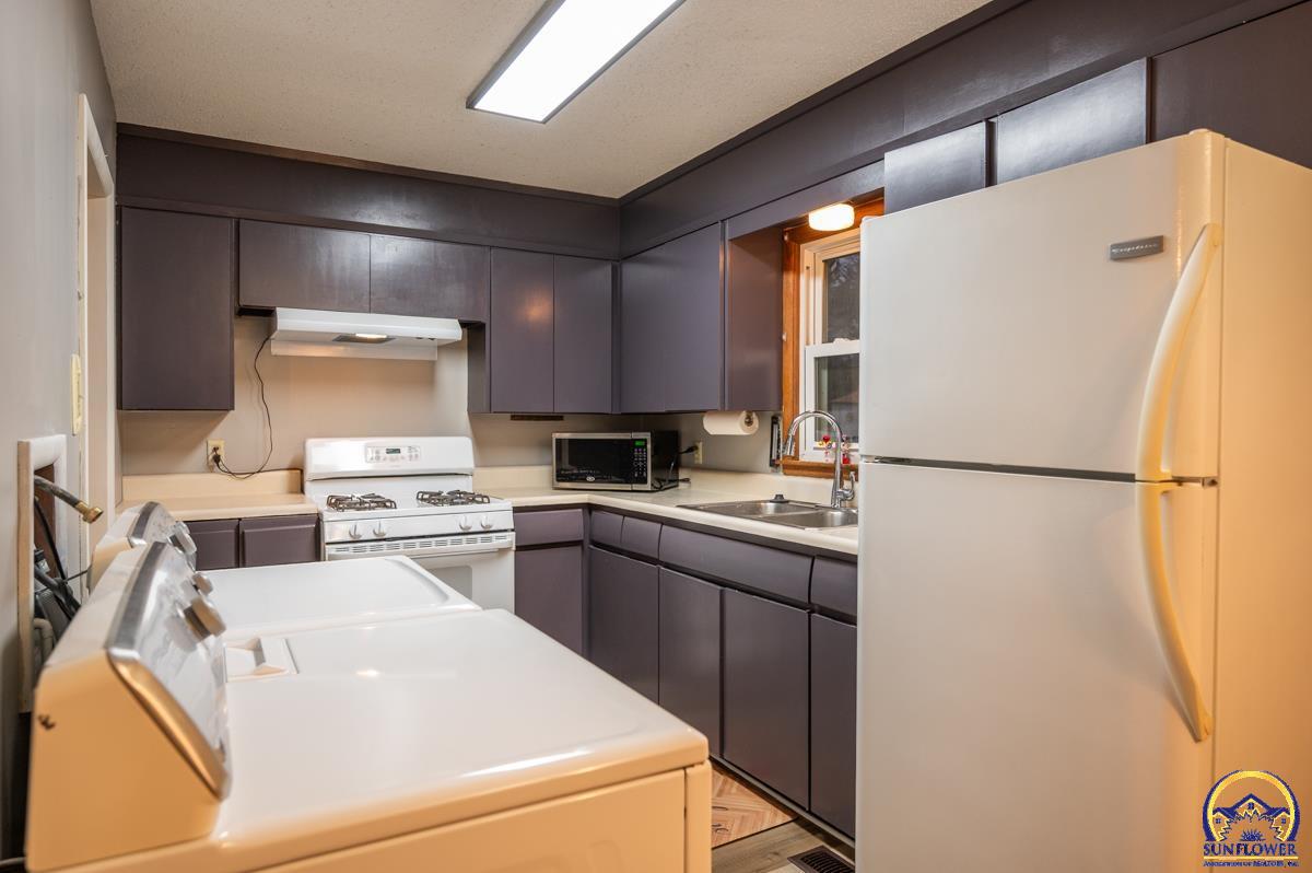 2133 Southeast Market Street Topeka, KS 66605 - Photo 4 of 16