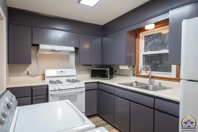 $120,000 | 2133 Southeast Market Street, Topeka, KS 66605