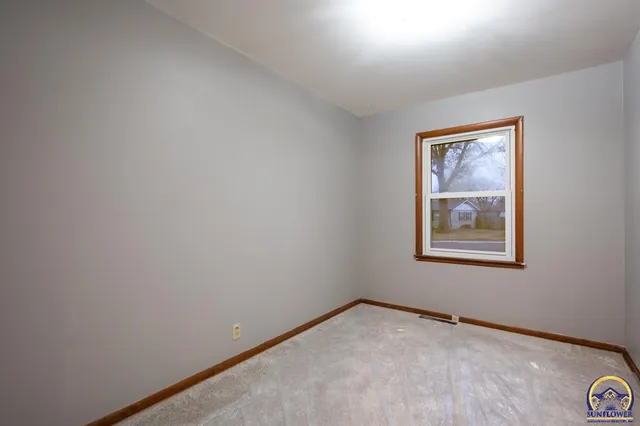 $120,000 | 2133 Southeast Market Street, Topeka, KS 66605