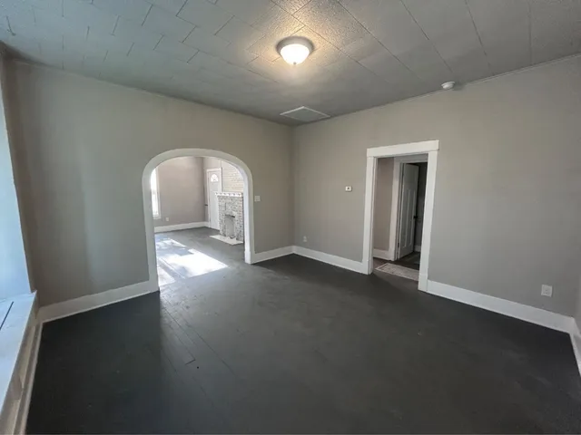 a view of entryway with bathroom