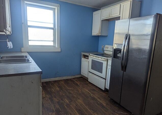 3428 West Jolly Road Lansing, MI 48911 - Photo 3 of 9 kitchen R