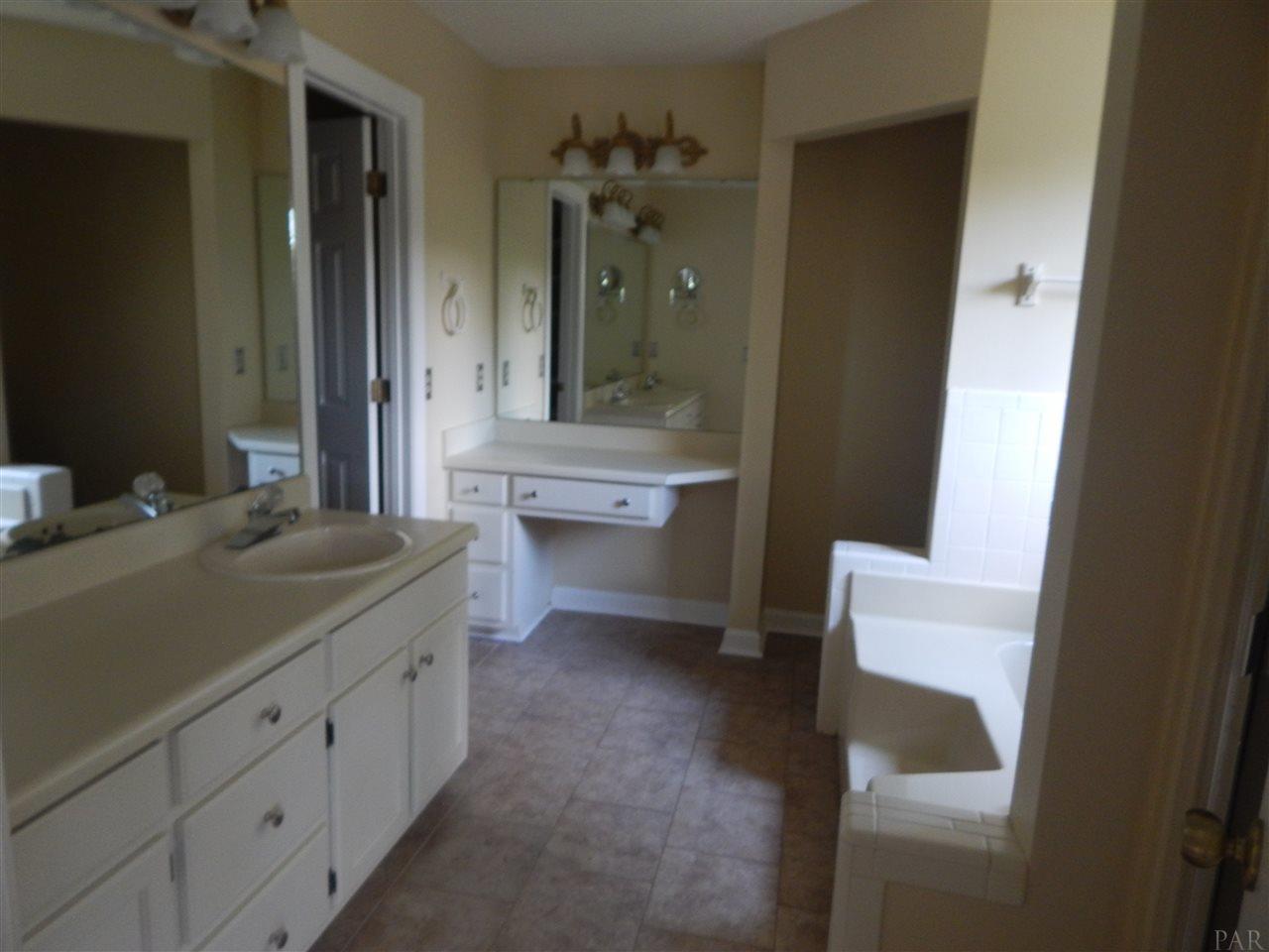 5080 Roland Road Pace, FL 32571 - Photo 13 of 42