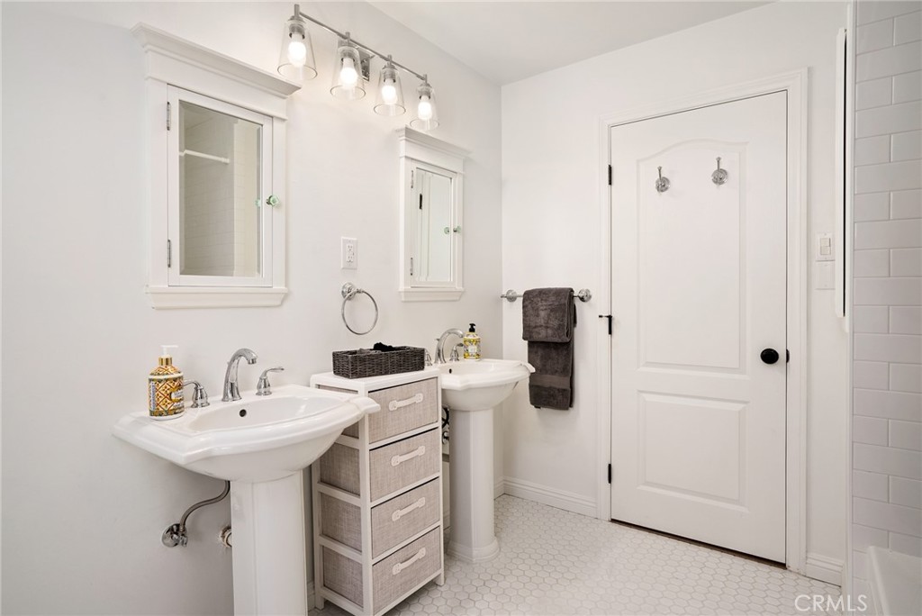 550 Villa Lots Road Paso Robles, CA 93446 - Photo 17 of 31 Second bathroom