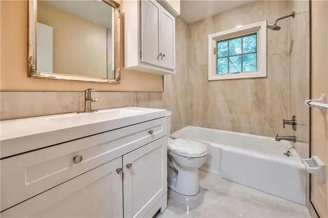 $395,000 | 9712 Craig Drive, Overland Park, KS 66212